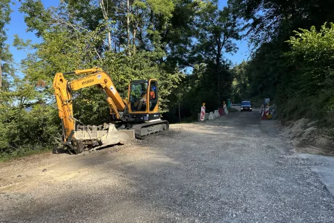 Ob koncih tedna promet poteka izmenično enosmerno. / Foto: Aleš Senožetnik