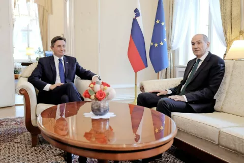 Predsednik Borut Pahor za novega mandatarja predlaga Janeza Janšo. / Foto: Daniel Novaković/STA / Foto: 