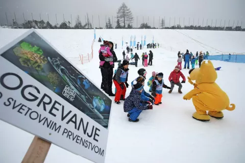 Svetovni dan snega obeležujejo na skoraj petstotih prizoriščih v 45 državah, med njimi tudi v Sloveniji v Nordijskem centru Planica. / Foto: Gorazd Kavčič / Foto: 