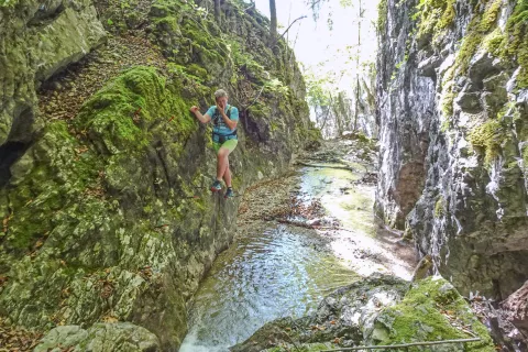 Izpostavljeno, vodnato, atraktivno in adrenalinsko. / Foto: Mateja Gerečnik