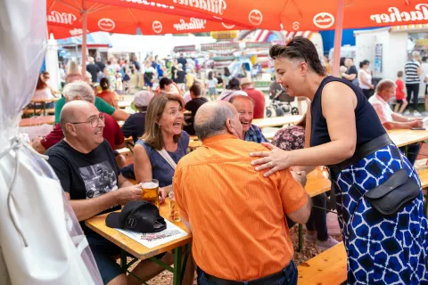 Pliberški jormak je obiskala tudi poslanka z zveznem zboru na Dunaju koroška Slovenka Olga Voglauer, ki bo kandidirala tudi na bližnjih volitvah. / Foto: Novice Celovec