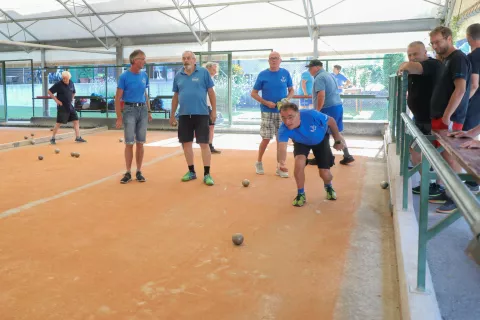 Žirovski balinarji so v soboto praznovali petdesetletnico delovanja društva. / Foto: Tina Dokl