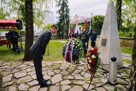 Spominska slovesnost pri spomeniku bazoviškim junakom Prešernov gaj Kranj podžupan Janez Černe / Foto: Primož Pičulin